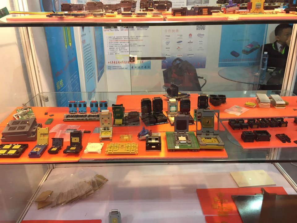 2016鴻怡展會上展出我司生産的IC測試座産品
